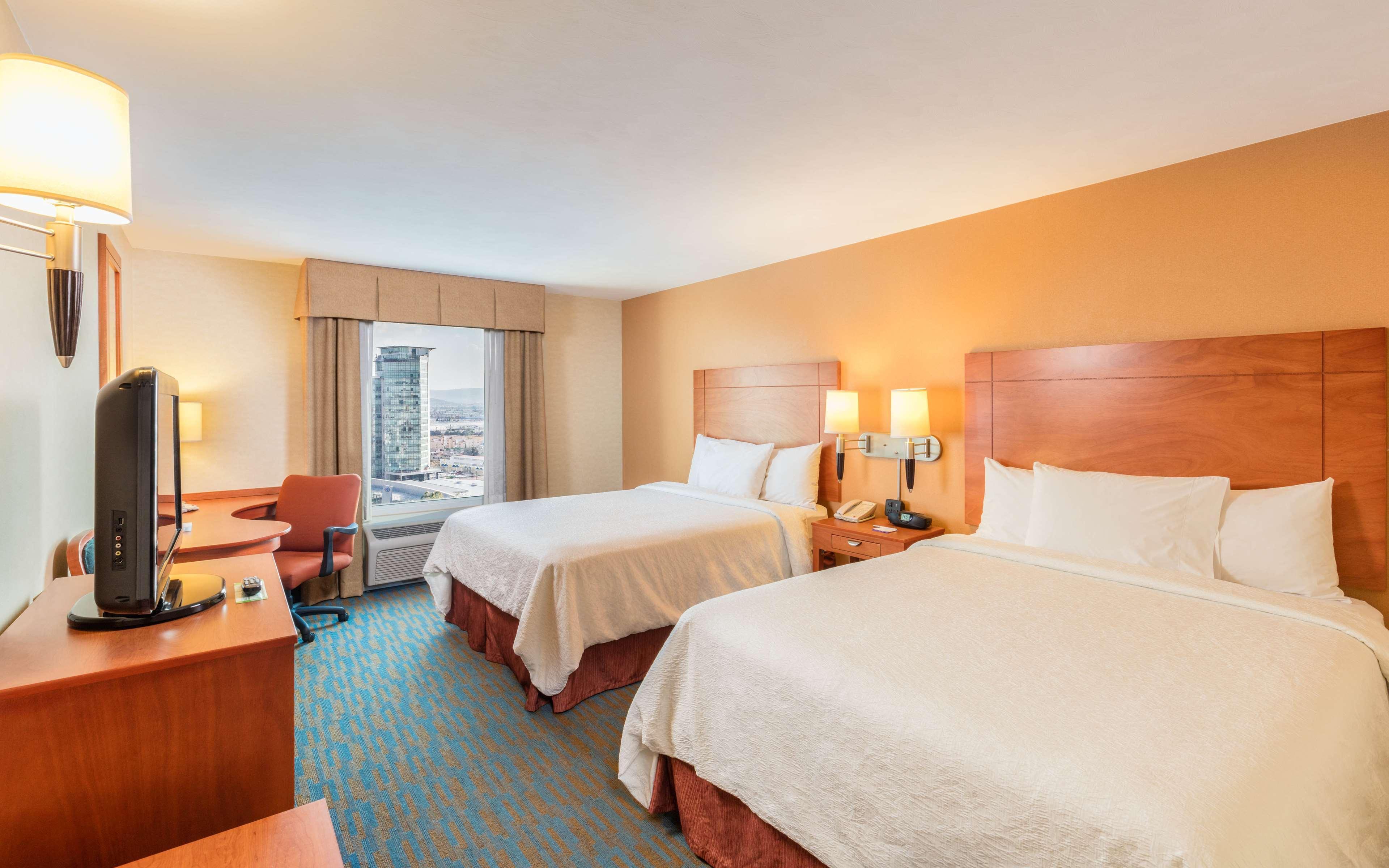 מלון Hampton By Hilton Queretaro Tecnologico מראה חיצוני תמונה