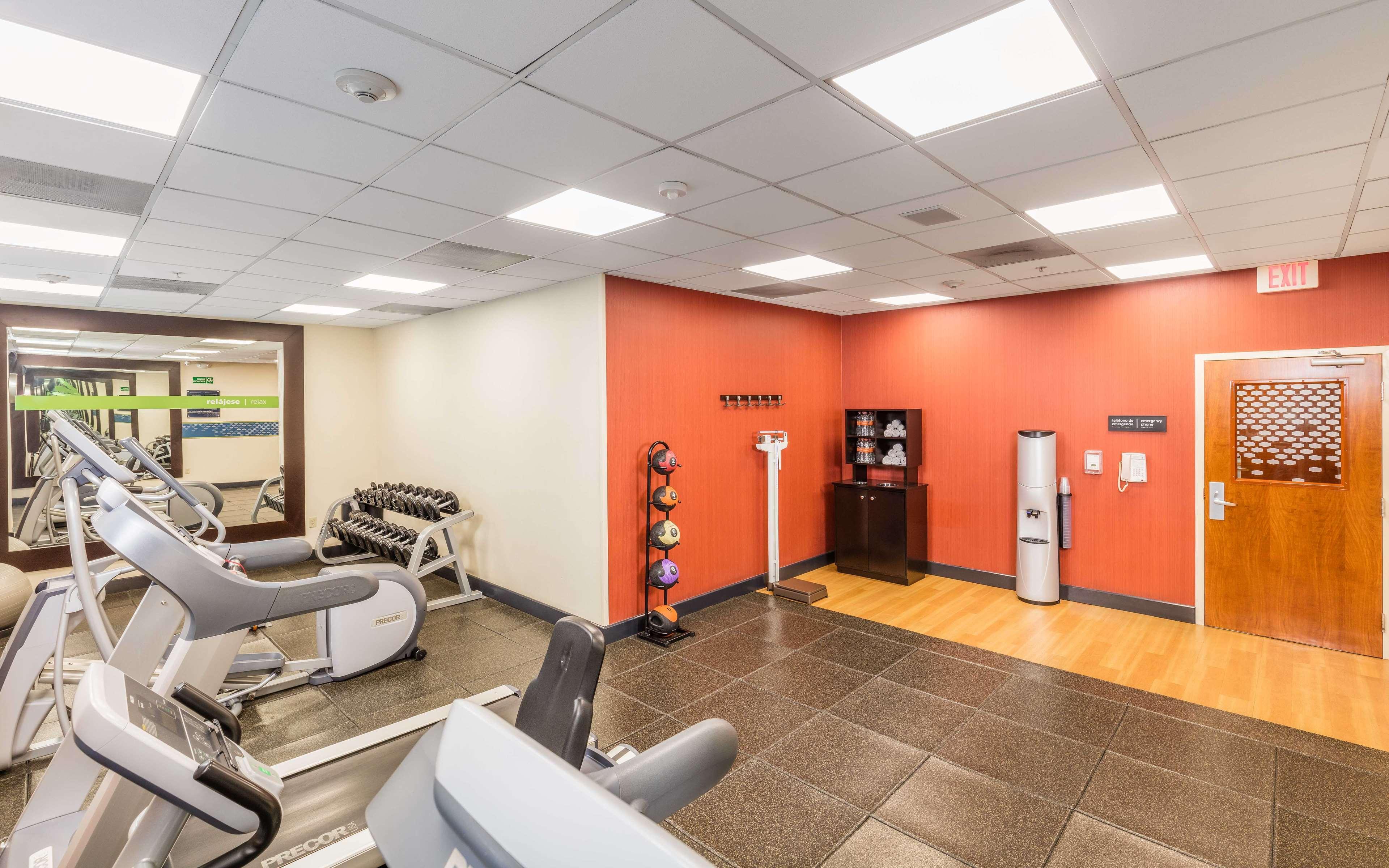 מלון Hampton By Hilton Queretaro Tecnologico מראה חיצוני תמונה