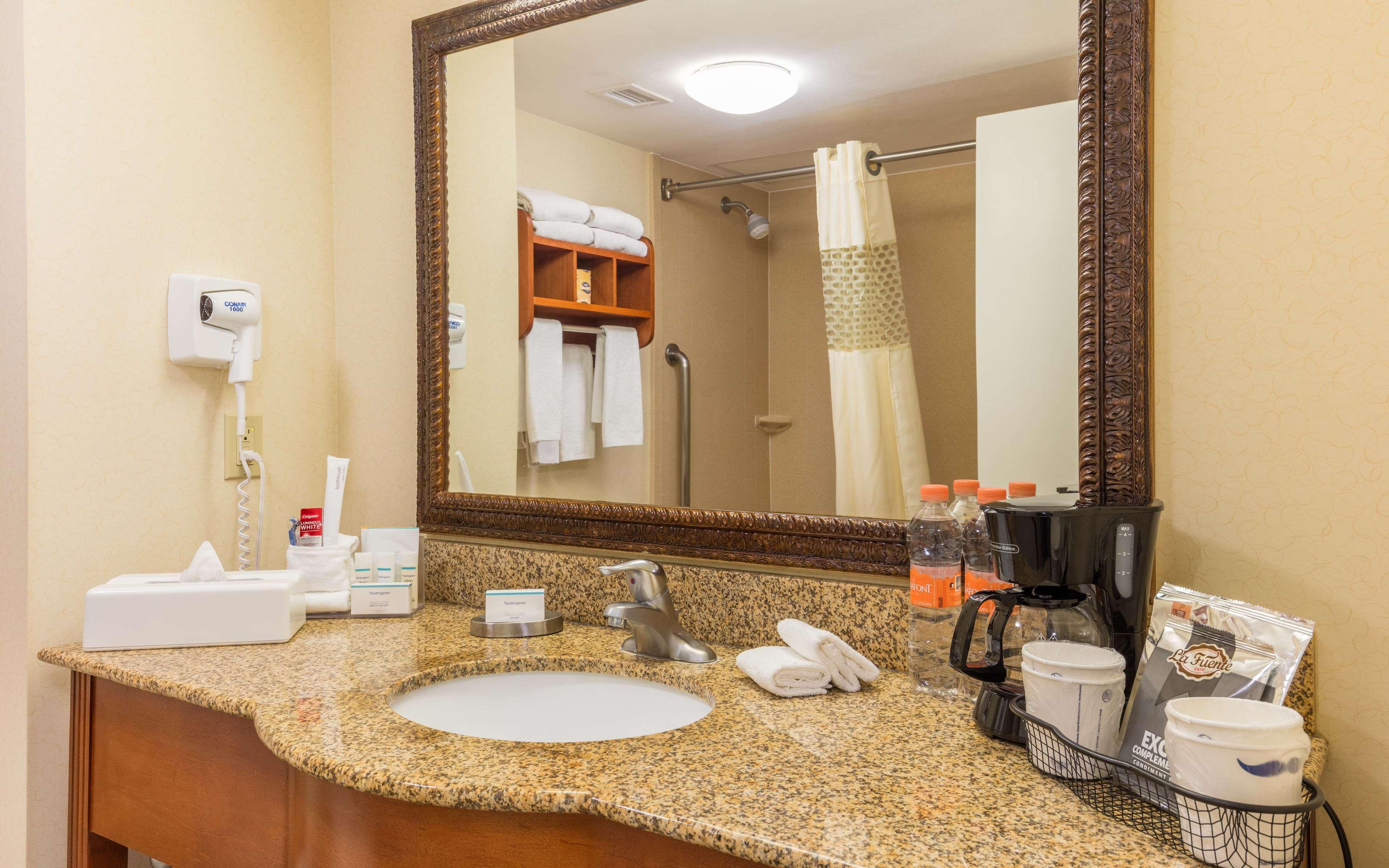 מלון Hampton By Hilton Queretaro Tecnologico מראה חיצוני תמונה