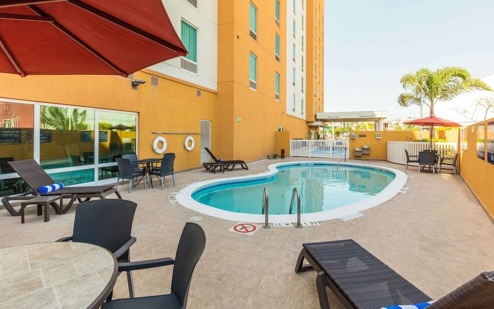 מלון Hampton By Hilton Queretaro Tecnologico מראה חיצוני תמונה