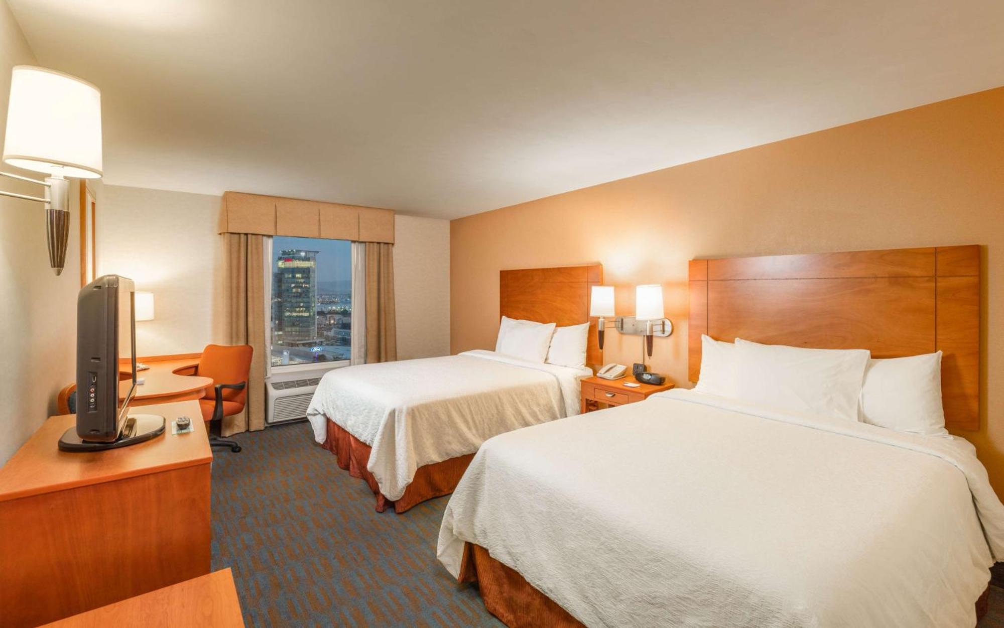 מלון Hampton By Hilton Queretaro Tecnologico מראה חיצוני תמונה