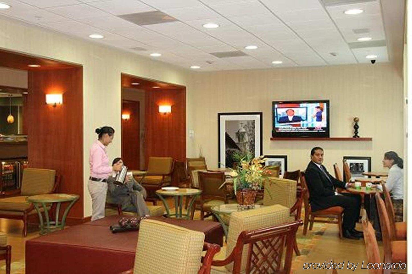 מלון Hampton By Hilton Queretaro Tecnologico מסעדה תמונה